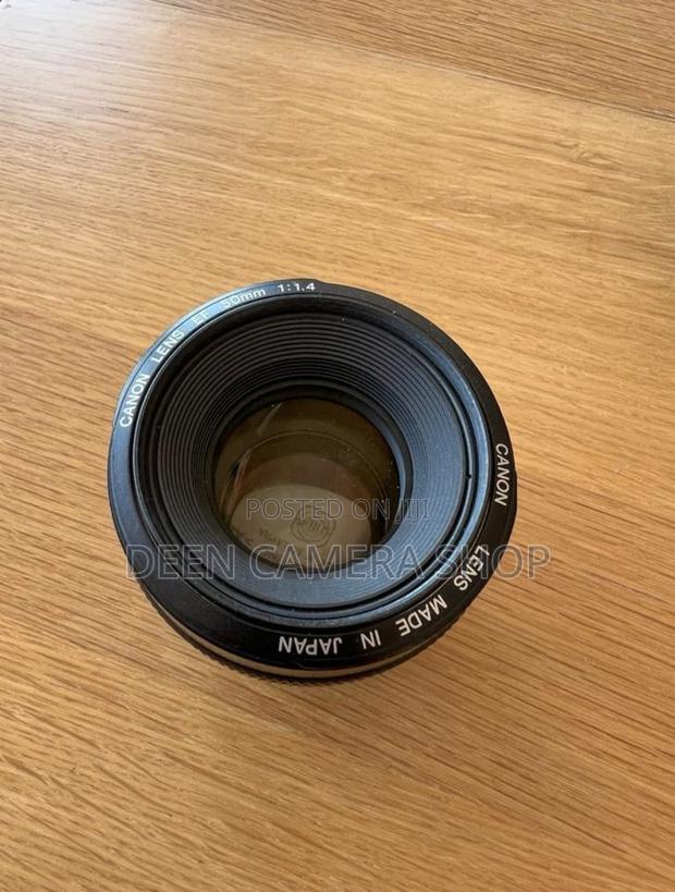 Canon 50mm F1.4 · Photo 2