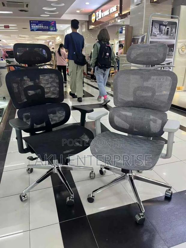 Office Swivel Chair · Photo 2