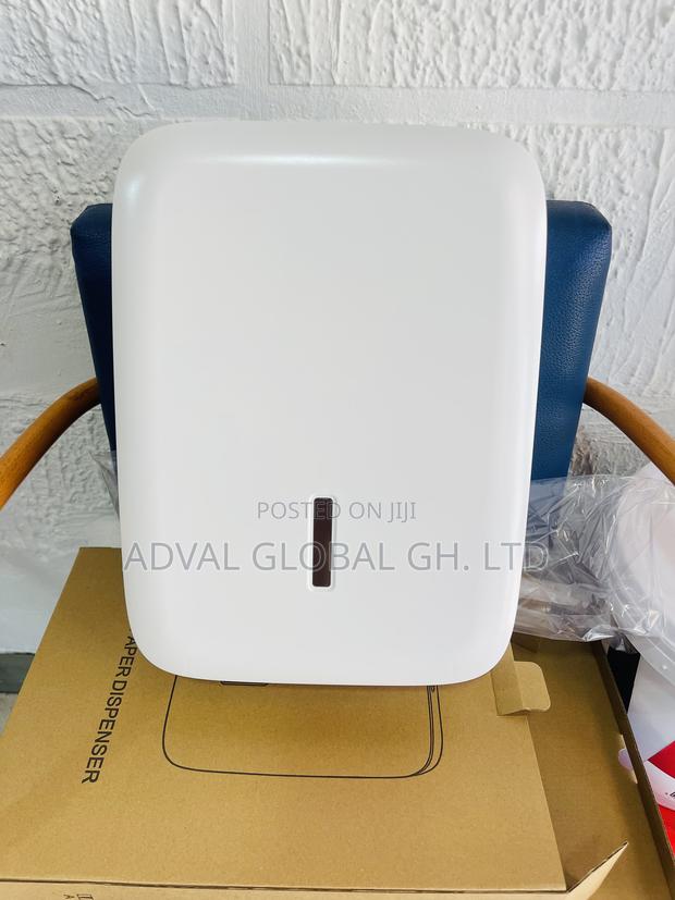 Hand Towel Dispenser · Photo 2