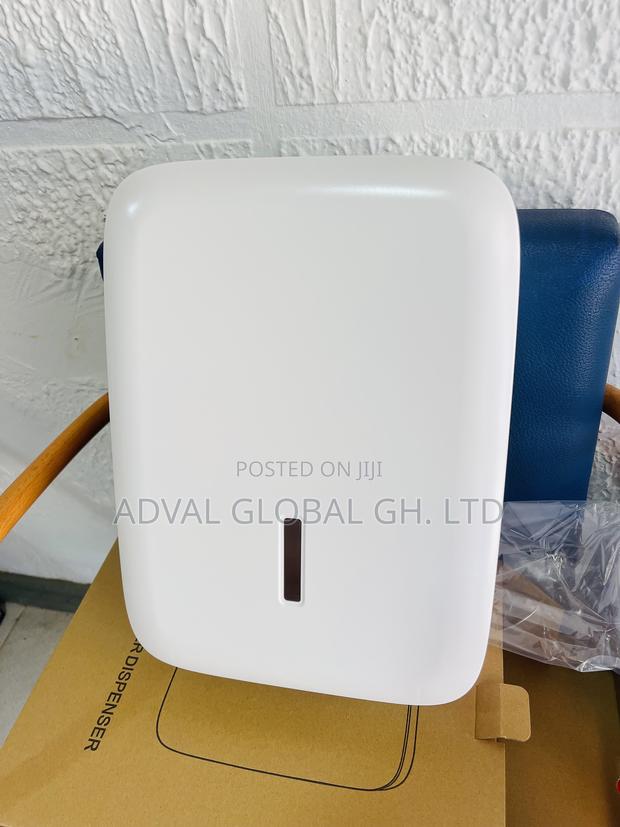 Hand Towel Dispenser · Photo 3