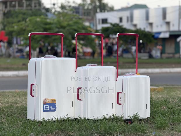 2025 Wide Handle Suitcase 28/24/20 Inches Unbreakable · Photo 1