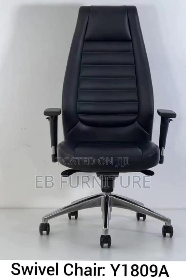 Quality Swivel Office Chair · Photo 1