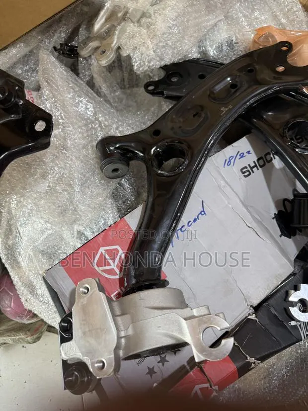 Honda CRV 2017,2018,2019,2020,2022 Control/Lower Arm · Photo 1