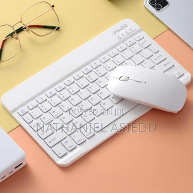 Mini Wireless Azerty Keyboard and Optical Mouse Set in White · Photo 1