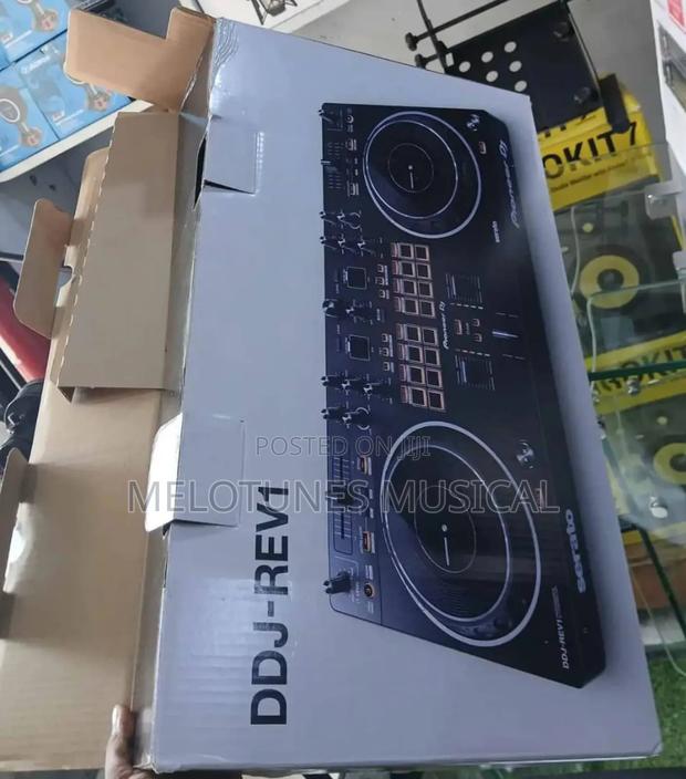 Pioneer Dj DDJ-Rev1 Dj Controller · Photo 1