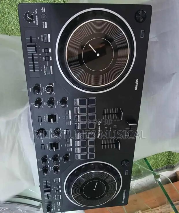 Pioneer Dj DDJ-Rev1 Dj Controller · Photo 2