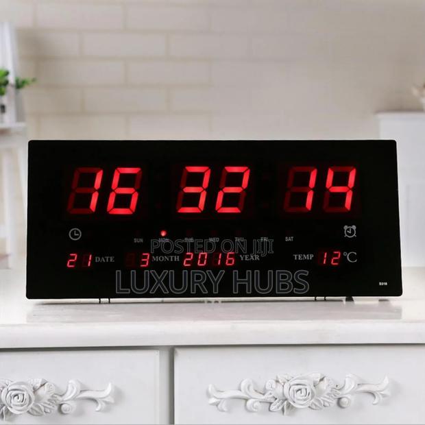 Decorative Calendar Digital Wall Clock · Photo 2