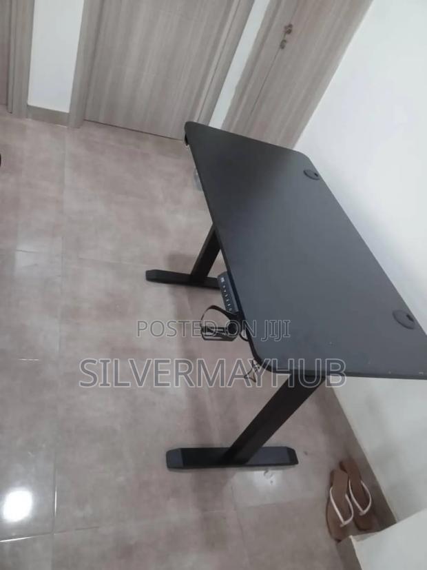 120cm Sit and Stand Electric Adjustable Desk · Photo 3