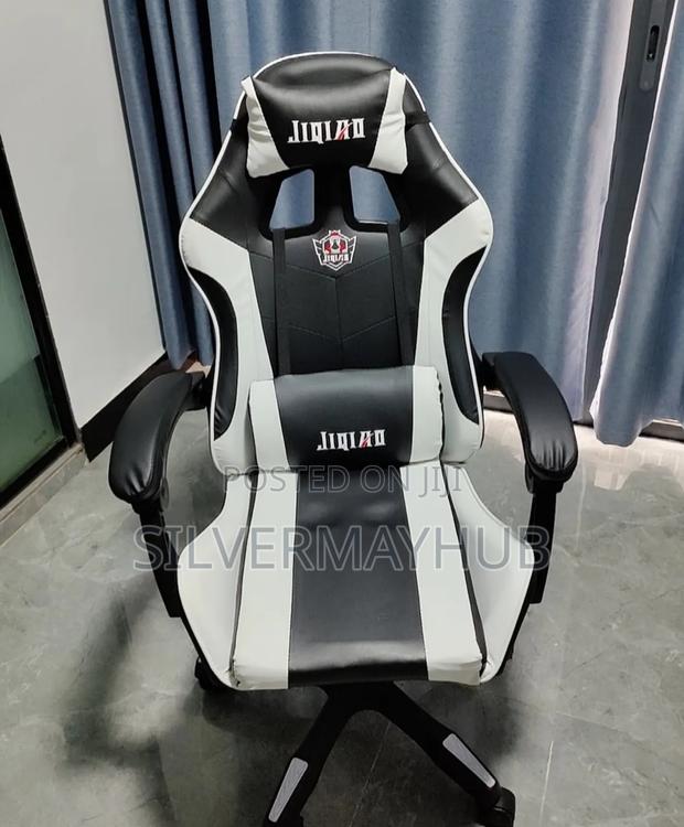 Gaming Chair With in Built Lumbar Vibrating System · Photo 7