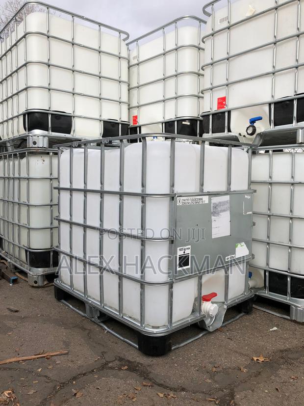 White Polytank With Cage · Photo 1