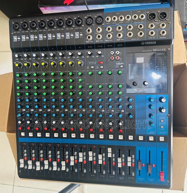 Yamaha 16 Channels Mixer With Effects · Photo 2