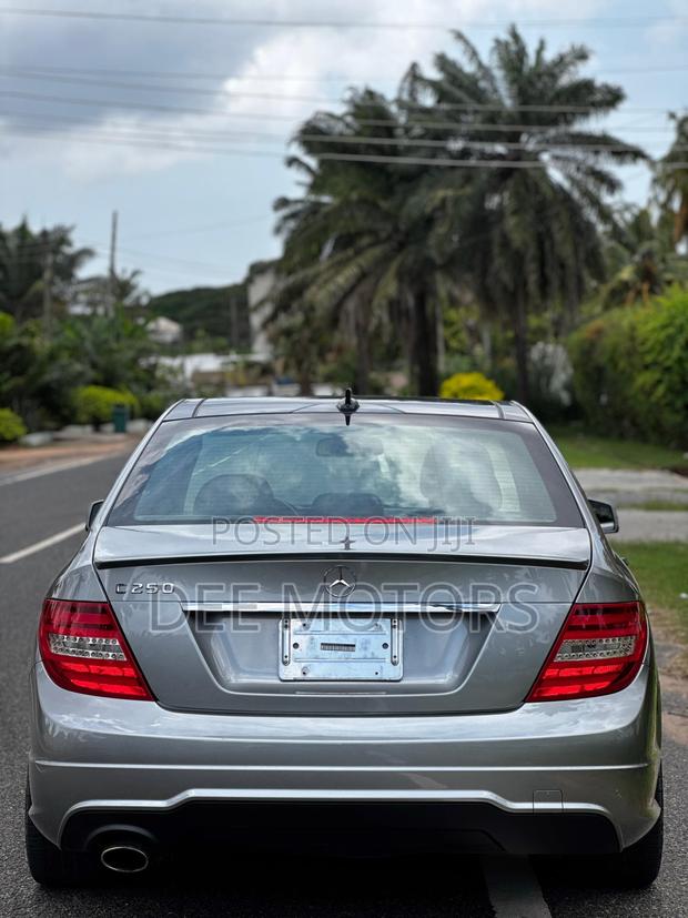 Mercedes-Benz C250 2014 Gray · Photo 4