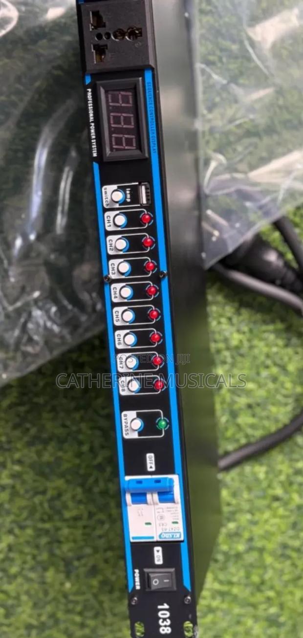 10 Channel Power Sequencer With Breaker · Photo 1