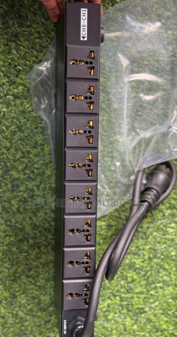 10 Channel Power Sequencer With Breaker · Photo 2