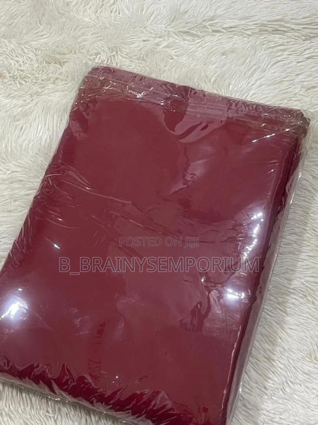 Plain Burgundy Bedsheet + 2 Pillow Cases · Photo 5