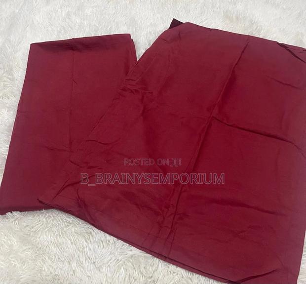Plain Burgundy Bedsheet + 2 Pillow Cases · Photo 2