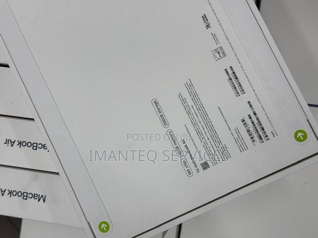 New Laptop Apple MacBook Air 2025 M4 13-Inch 16GB Apple M4 SSD 256GB · Photo 2