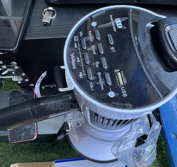 Megaphone Ml-106u · Photo 3