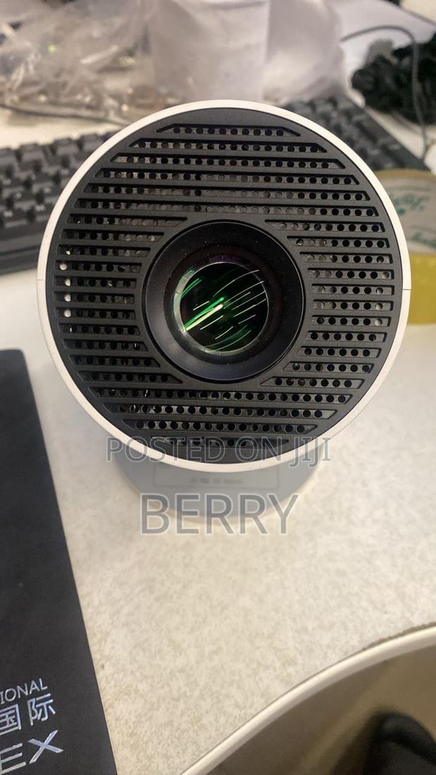 Ultra Hd Projector · Photo 1