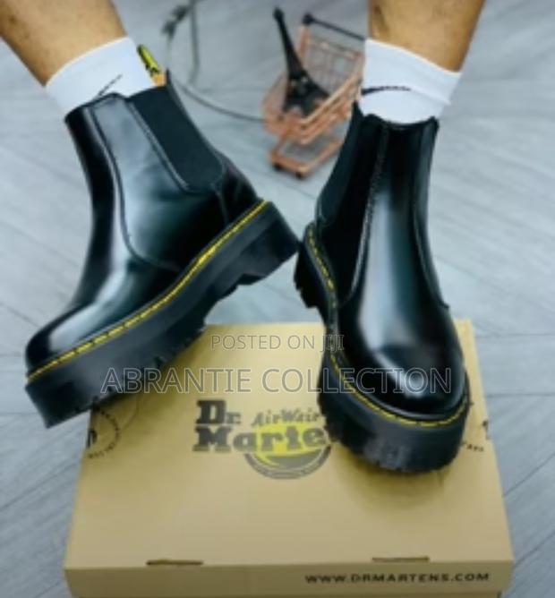 Dr Martens Leather Chelsea Boot Black · Photo 3