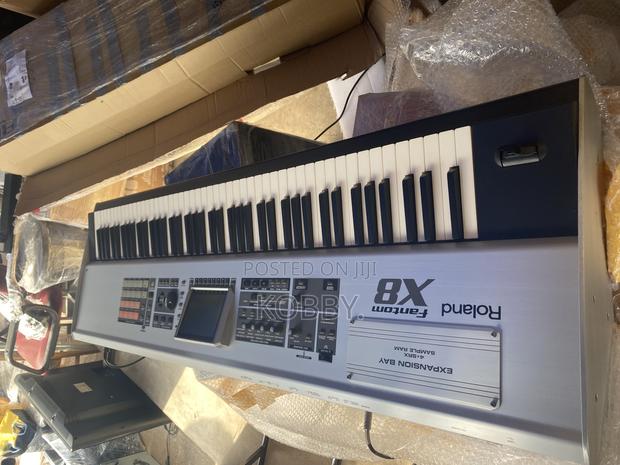 Roland Fantom X8 · Photo 3
