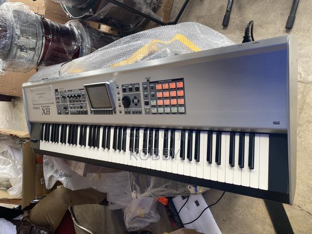Roland Fantom X8 · Photo 1