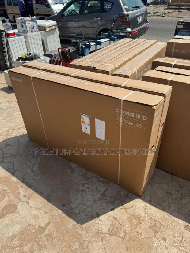 Crystal Uhd Samsung 65u8000f 65-Inch Smart Tizen TV · Photo 1