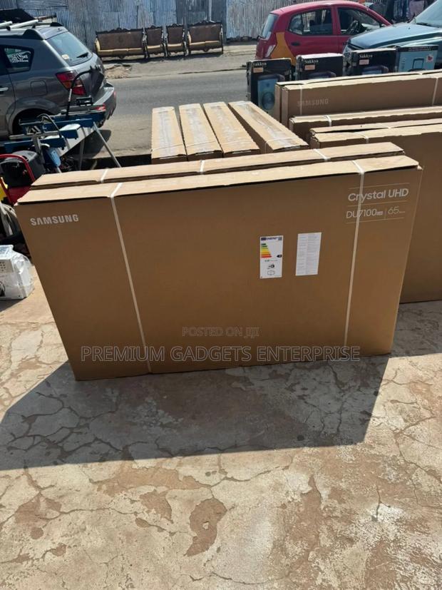 Crystal Uhd Samsung 65u8000f 65-Inch Smart Tizen TV · Photo 2