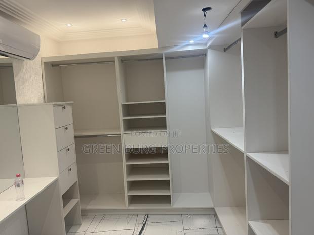 5bdrm Mansion in Green, East Legon for sale · Photo 8