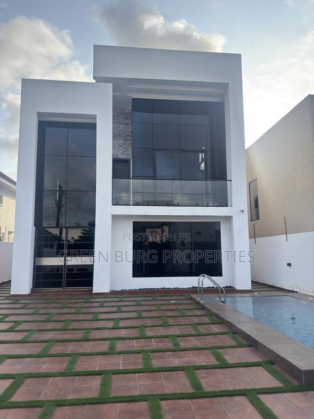 5bdrm Mansion in Green, East Legon for sale · Photo 3