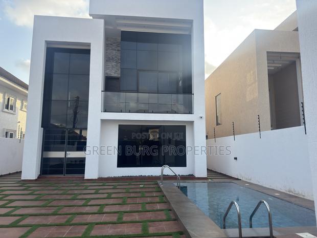 5bdrm Mansion in Green, East Legon for sale · Photo 2