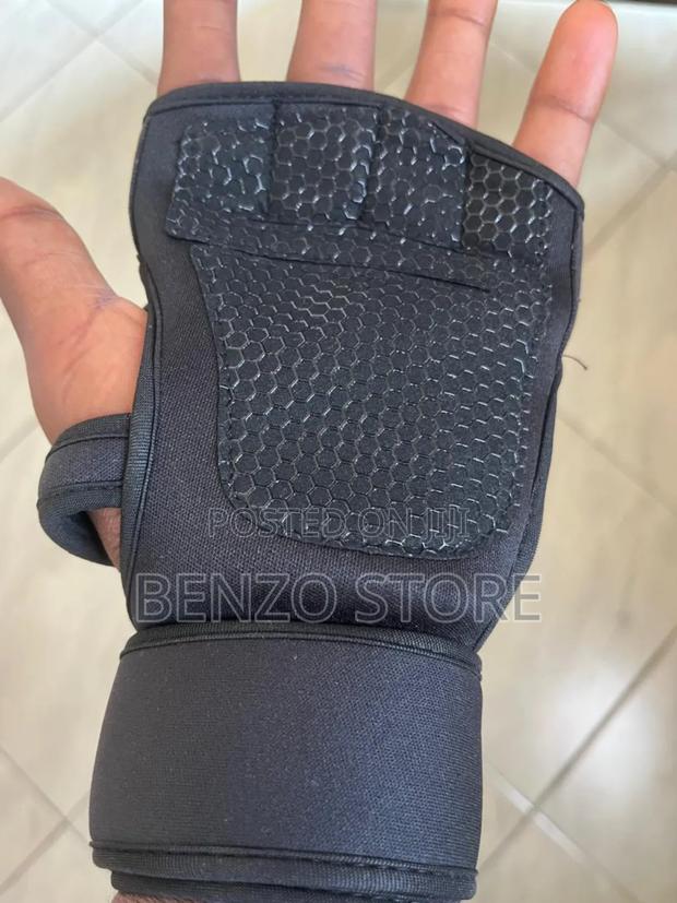 Original Leather Hand Gloves for Gym and Motor Riders · Photo 1