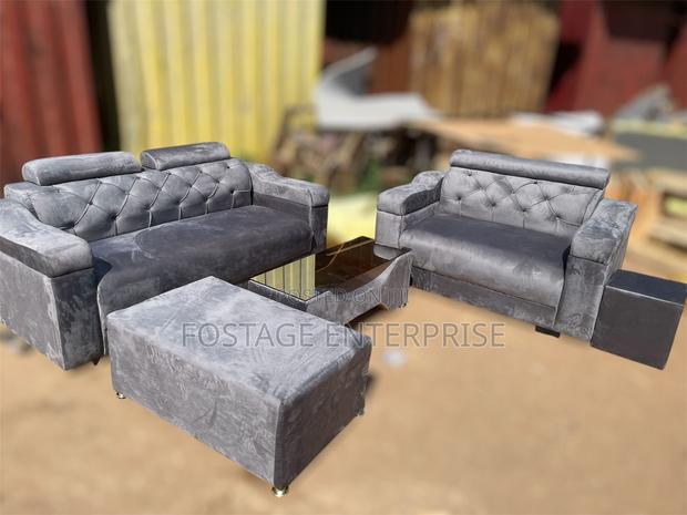 New Stylish Gray Durable Sofa · Photo 1