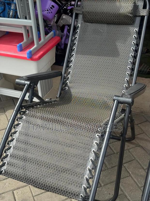 Beautiful Lazy Design Chair · Photo 1