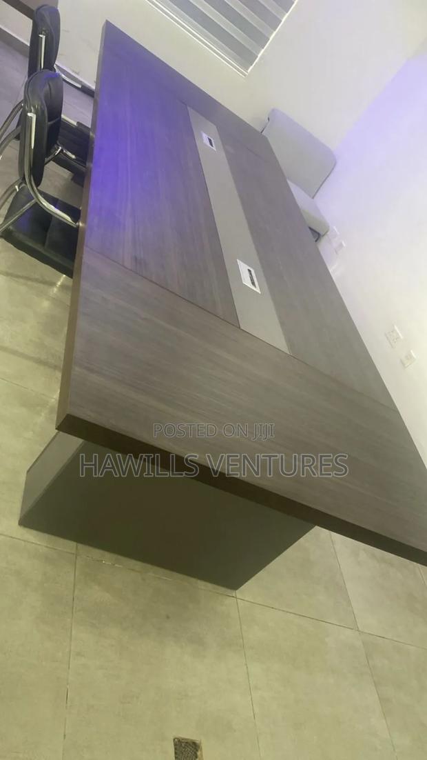 Meeting Table · Photo 1