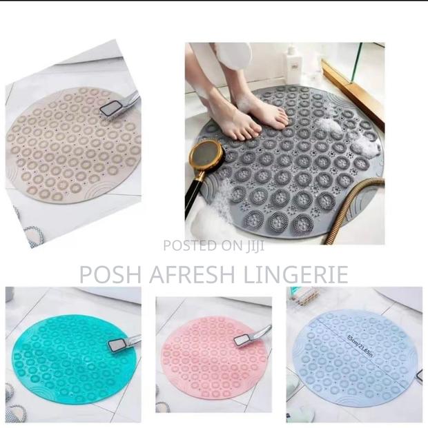 Non Slip Bathroom Mat · Photo 1