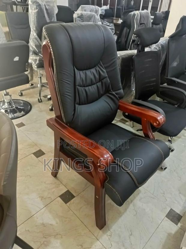 Executive Pastors Office Chair · Photo 1