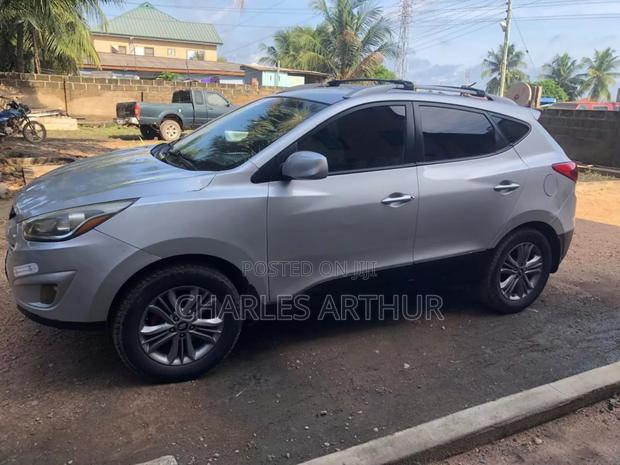Hyundai Tucson GLS AWD 2013 Silver · Photo 4