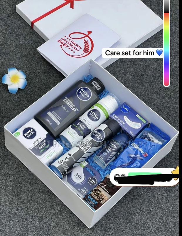 Birthday Gift Set For Him · Photo 1