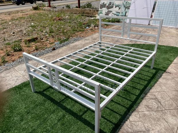 Double Metal Bed · Photo 5