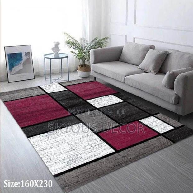 3d Box Design Carpet With Whine and Black Colours · Photo 1
