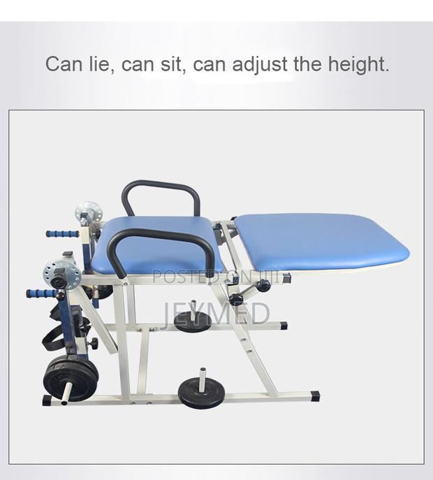 Quadriceps Bench. · Photo 2