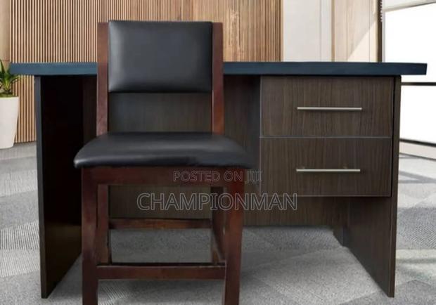 Teacher's Table and Chair · Photo 1