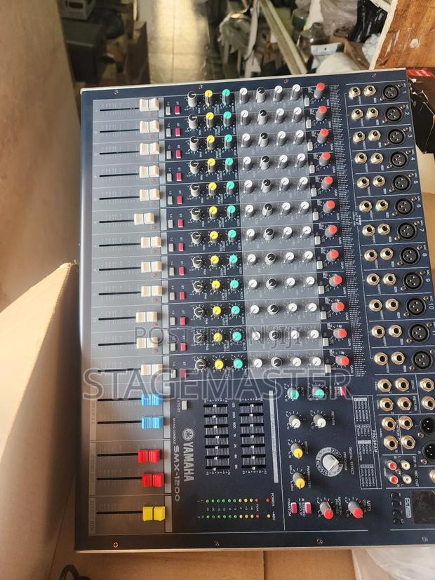 Yamaha SMX 12 Raw Mixer · Photo 2