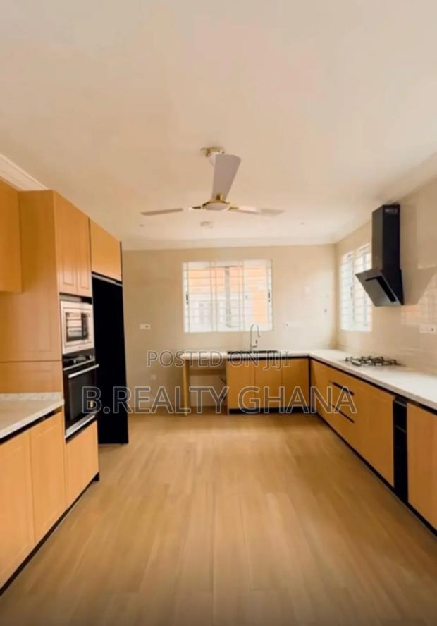 4bdrm House in Palace Mall Area, Spintex for rent · Photo 3