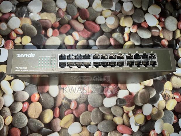 Tenda 24 Port Switch · Photo 1