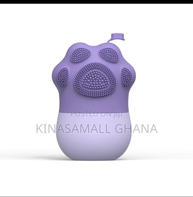 2-in-1 Ice Face Roller Scrub – For Glowing Skin · Photo 2