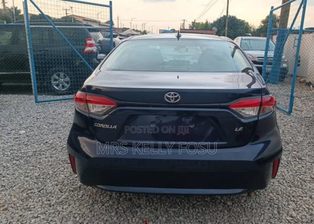 Toyota Corolla LE 2021 Gray · Photo 6