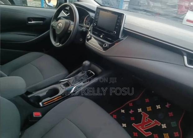 Toyota Corolla LE 2021 Gray · Photo 8