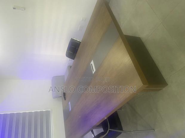 Suitable Conference’S Table · Photo 2